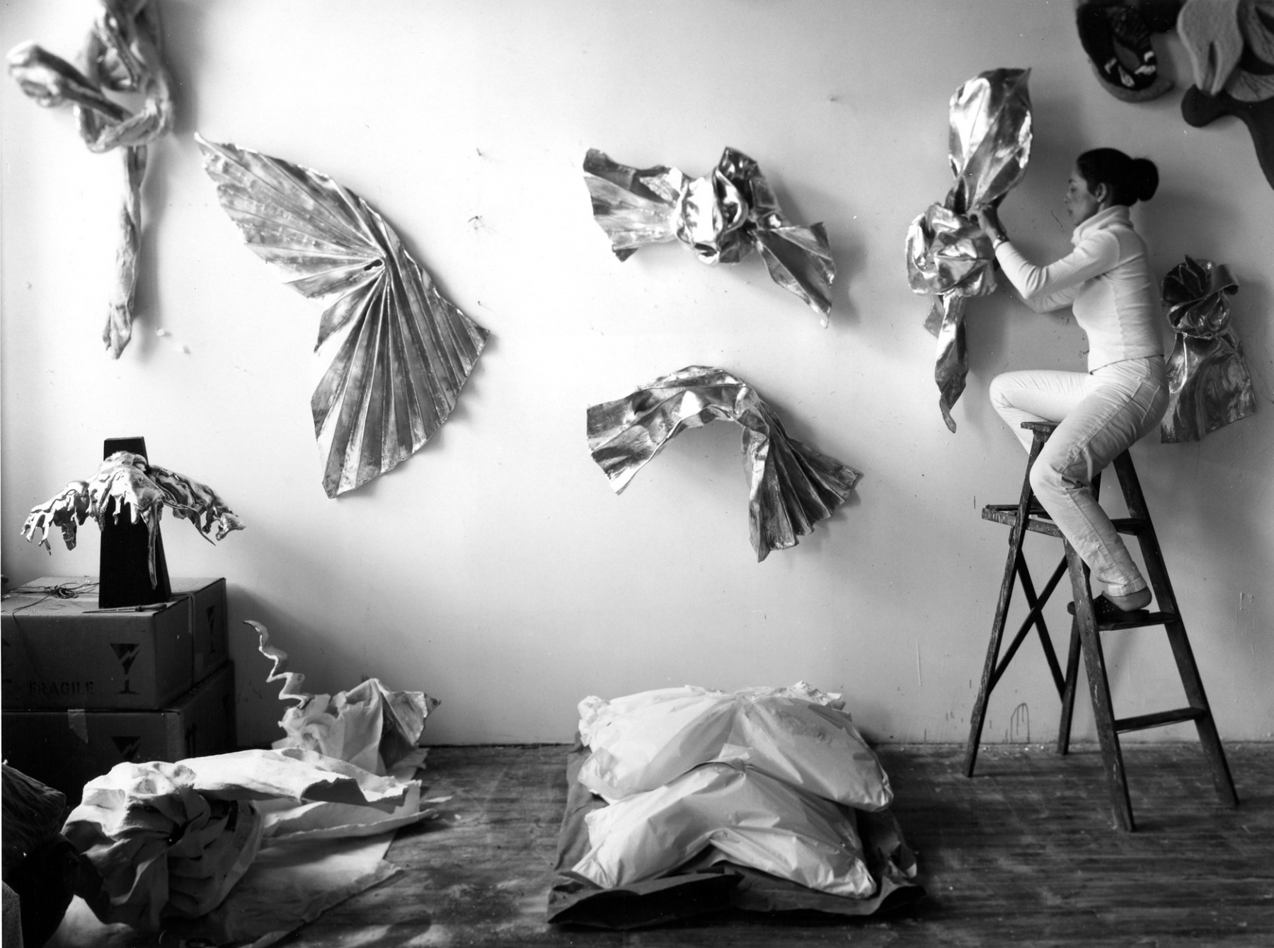 Lynda Benglis in her Bowery studio, ca. 1981.&nbsp;Photo credit: Eeva-Inkeri.&nbsp;